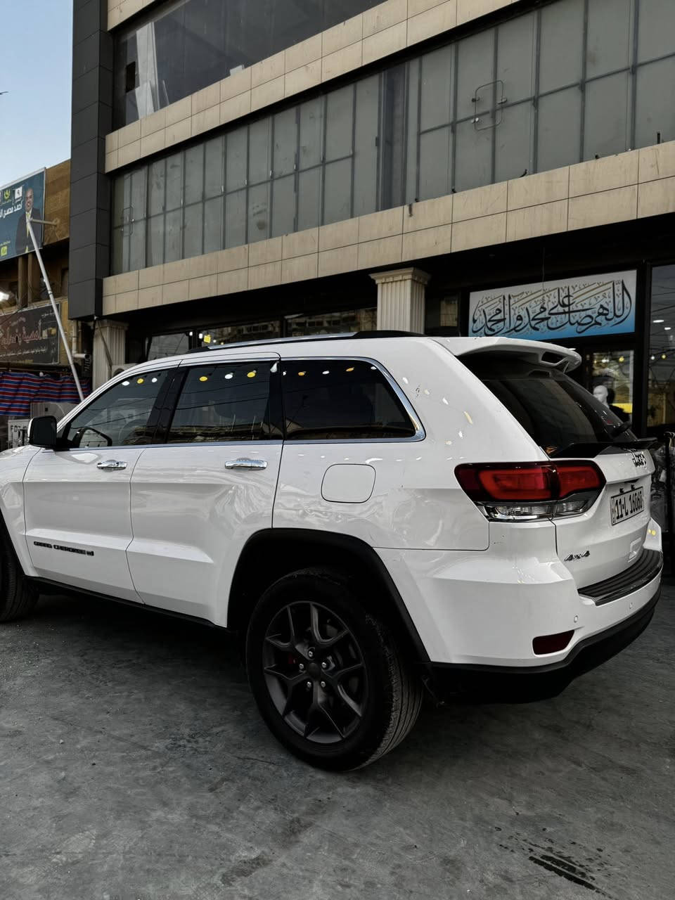 السلام عليكم
جيب 2022 لمتدد السياره فولل مواصفات وارد امريكي مكفولة من الصبغ فقط بارد بل جاملغ الخلفي مثل ماموضح بل صور ماشية 68ميل باسمي تحويل ثاني يوم السيارة جاهزة من كلشي ومابية اي نقص المكان الحرية الدور السعر33500 وبي مجال  ملاحضه البيع على الورق القديم 145  ***********
