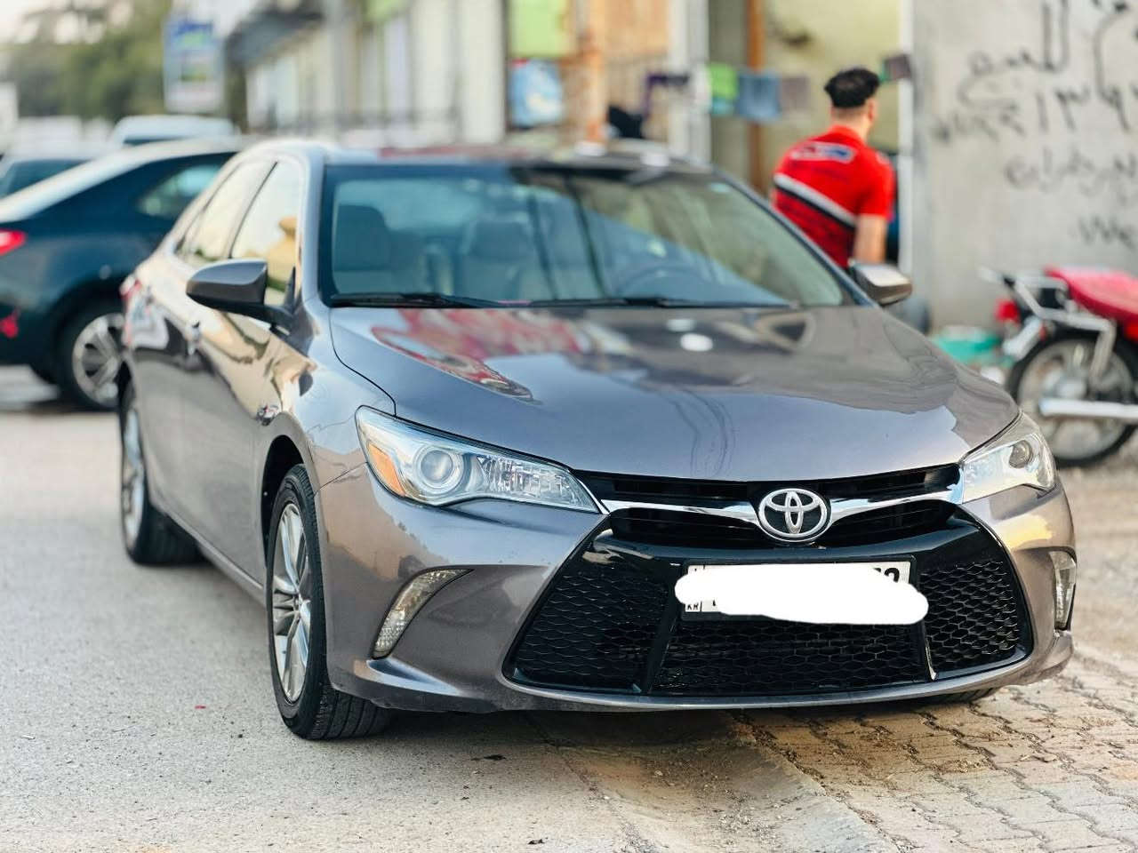 كامري se للبيع
2017
ماشي 215 كيلو متر
ضرر قطعتين موضح بالصورة 

موصفات /
سقف سلايت كشن كهربائي واحد 
شفتات سترين 
دبل كبر 
مرايات جانبي كهربائي 
غرفه جلد لونين

١٦٠ وبي مجال شراي
 ***********
واتساب - اتصال
