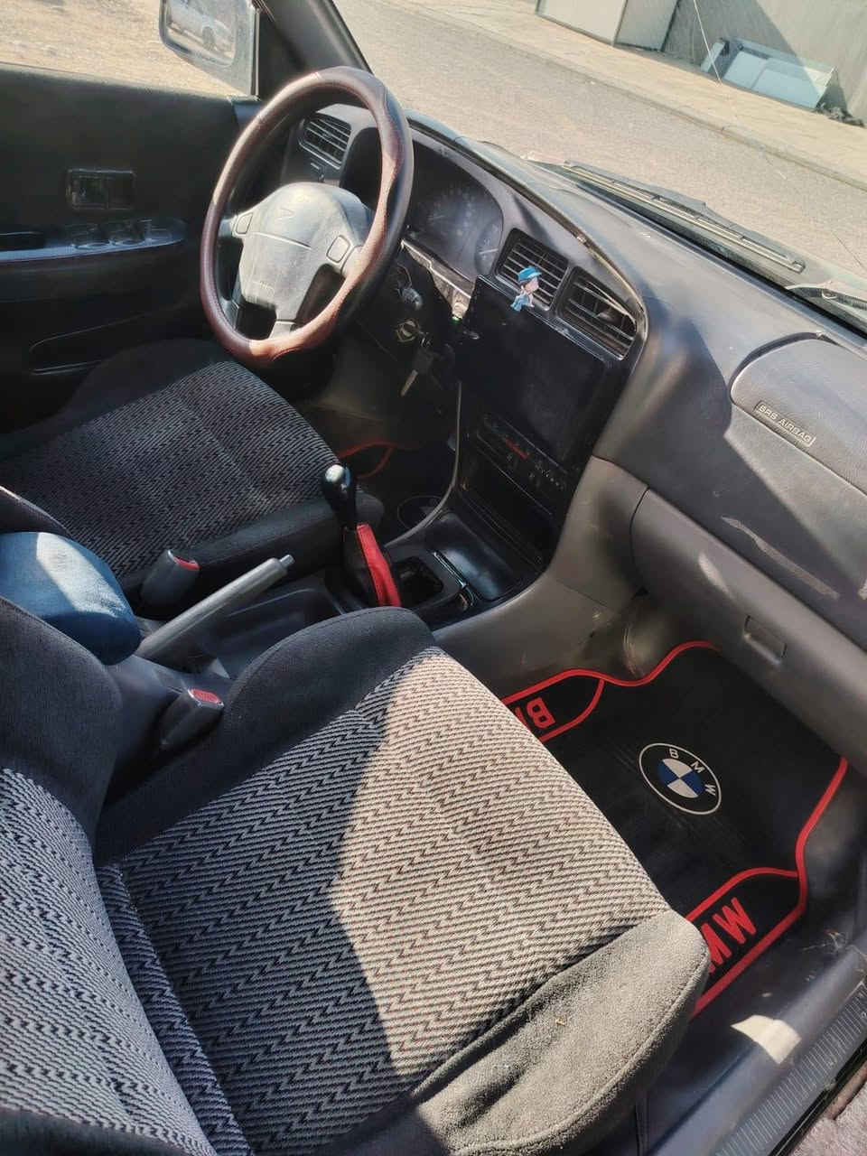 داهيستو موديل 96 . رقم نينوى ألماني. سياره كشرتها نظيفه داخلها نظيف وكدام العين . #السعر 25 ورقه وبيها مجال بسيط . مكان السياره اربيل رقم موبايل ***********
