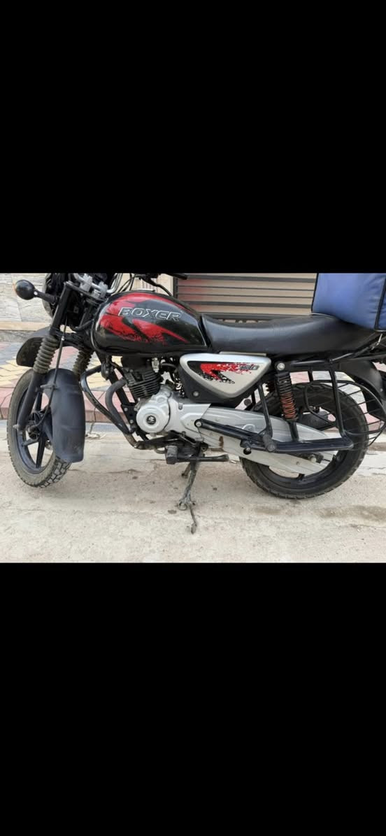 السلام عليكم دراجه بوكسر موديل 23 الدراجه كفاله عامه استخدام شخصي  ممشتغله دلفري ابد و لٱ مجفته ولا برغي ب مكينه مفتوح بيها  الدراجه اوراقها كامله كبل تروح ترقم السعر 2600 وبيها مجال بسيط 
واتساب ***********
