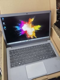 جديد • ١٣.٣ بوصة • بالكرتون