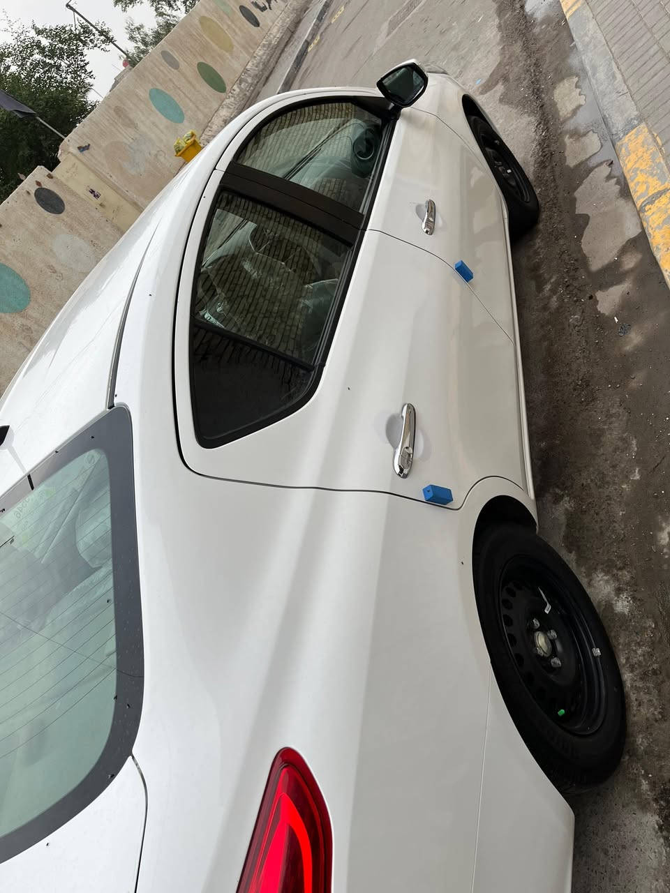 السلام عليكم سيارة نيسان صني مصري موديل 2025 ماشيه اربع تالاف مكفوله سيارة لبيع 130 بيه مجال مكان سيارة البصرة منطقة القبله  مراسله ***********
