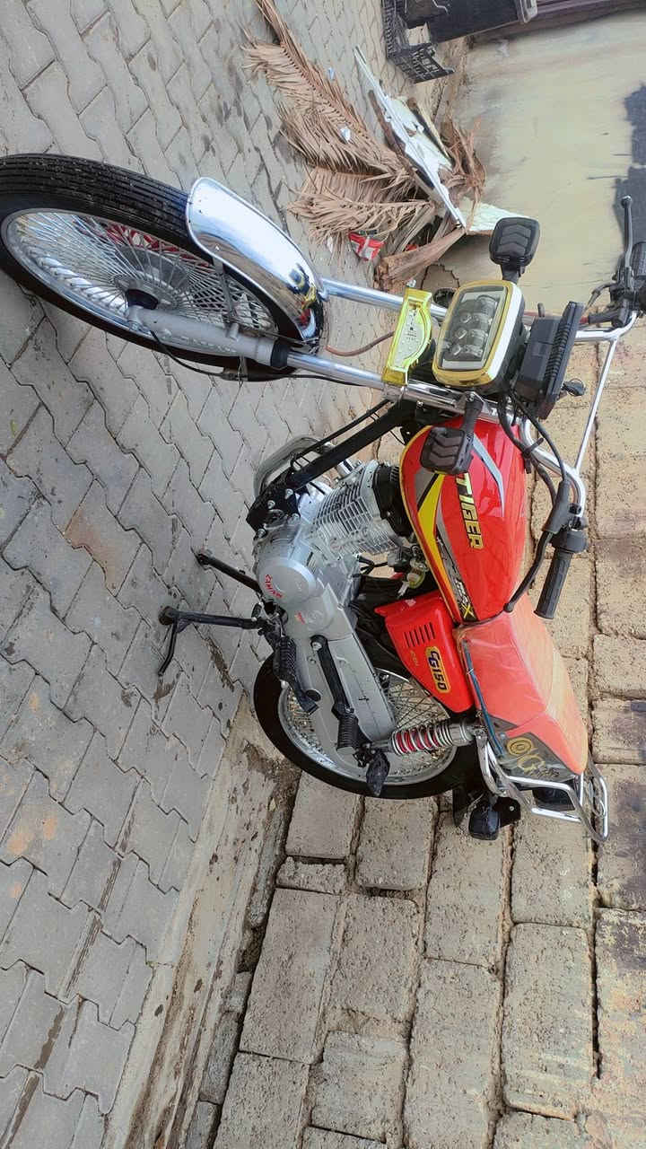 دراجه تايكر للبيع موديل 2025 كلش حلوه نظيفه سعره650 بي مجال للطيبين مكاني كركوك 
اتصال + وتس ***********
اتصال ***********
