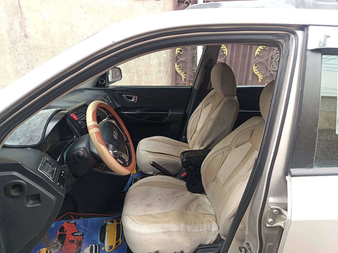 توسان 2007
مكينه 2000
تخم تاير تبريد كير مكينه جاهزه
سياره فوول ماعدا البصمه
بلاد بدون صبغ ولاضربه
رقم انكليزي سنويه باسمي 
السعر 110
التواصل معي ع الرقم فقط
***********
مراح اكدر اجاوب خاص اعتذر....
