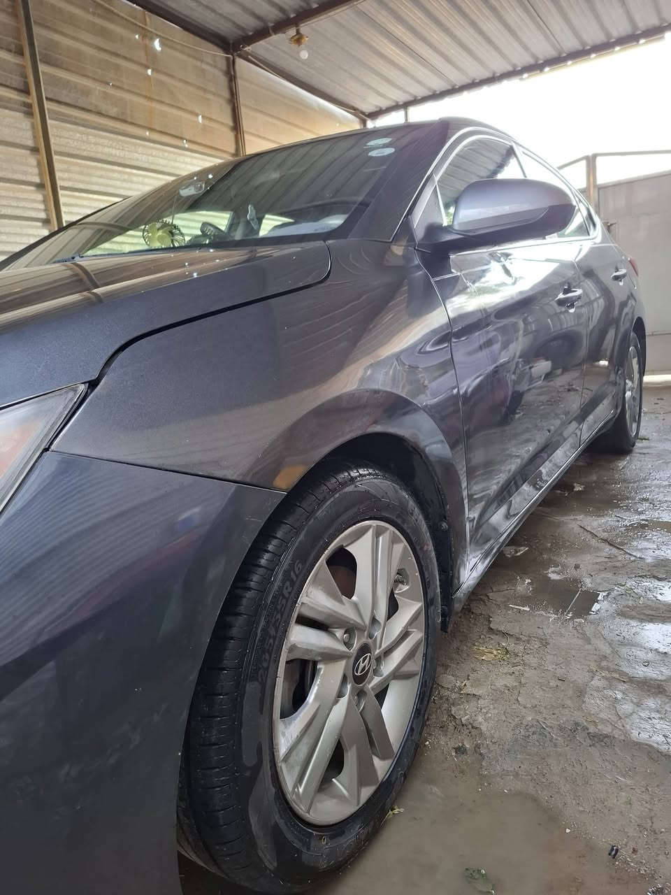 السلام عليكم

النترا موديل 2020 وارد امريكي 
السيارة حادثهة بنيد وجاملغ الايسر فقط بدون دواخل 
والباقي كلة مكفول 
محرك ٢٠٠٠ دوش 
السيارة كاملة مكملة شغل واطلع ترايك للبصرة 
السيارة باسمي رقم اربيل تريد تحويل تريد وكالة اني حاضر 
السعر ١٦٥ وبيهة مجال للطيبين مكان السيارة بغداد جسر ديالى القديم 
***********
