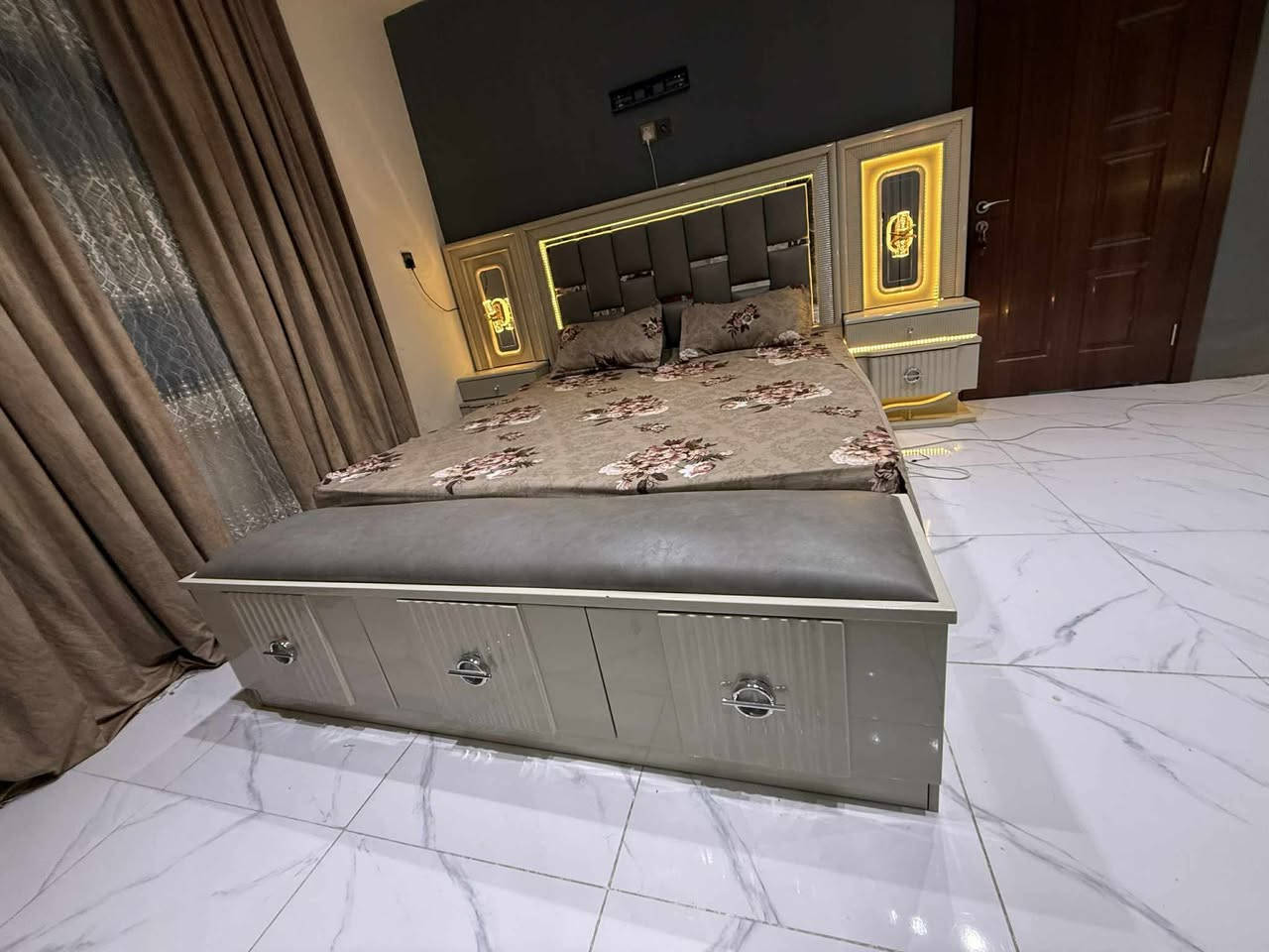 للبيع نهايته مليون ٦٠٠ بغداد. كاضميه


**إذا كنت صاحب هذا الإعلان وتريد حذفه لأي سبب، رجاءا أرسل رسالة إلى الدعم الفني**