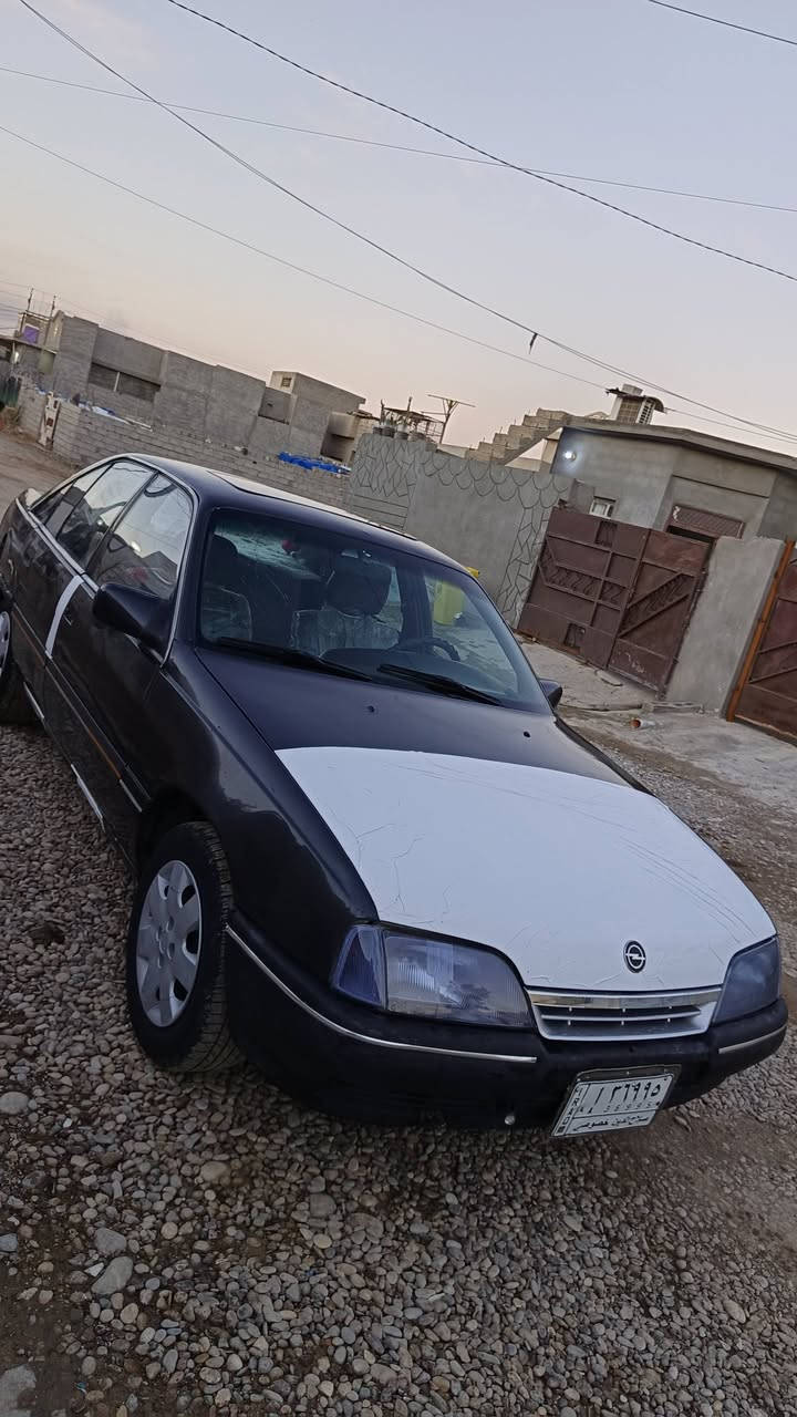 اوميكه السنويه مشروع وطني 2028دفتربانزين بيها كير محرك صدر شرط بدون حادث صبغ جماليه  اسلايت كهربائيّاة كلها تشتغل سياره جاهزه من كل النواحي موديل 1990(السعر25)للبيع ومراوس (***********)
