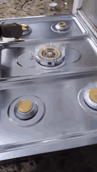 سلام عليكم طباخ فريش عوزه بس جامه مال فرن ورجلين سعره 250 وبي مجال مكاني حي المعلمين الجديد ***********
