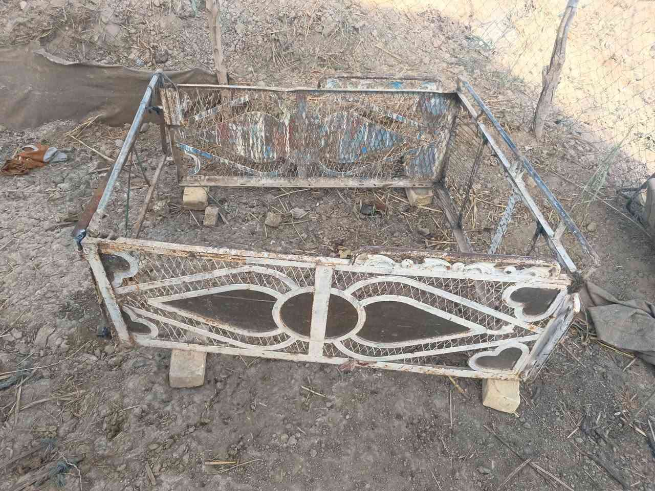 قفص للبيع هو ومحجر السعر 65ثنينهن
مكان الغراف ***********
