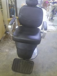 كراسي حلاقة • للبيع • قفل