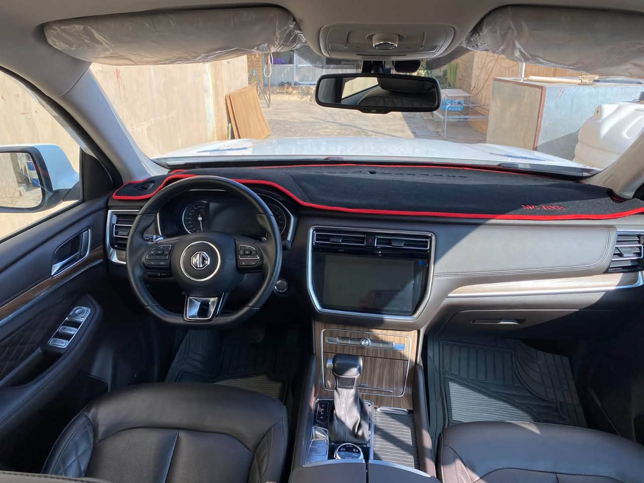 سيارة نوع : إم جي آر اكس 8 (MG RX8)
محرك 2000 Twin Turbo
٧ راكب 
رقم بغداد
موديل ٢٠٢٢ 
المسافة المقطوعة : ٢١٠،٠٠٠ كيلومتر
للتواصل واتساب: ***********
