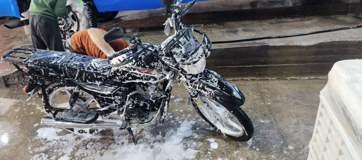 سلام عليكم 
هاوجي ٢٠٢٣ 
محرك ٢٠٢٥ دايون سونك 
دراجه جاهزه وكلشي ماعايزه 
وكلشي موضح بصوره مابيها اي ختلاف عن صوره تصل وتدلل ***********
