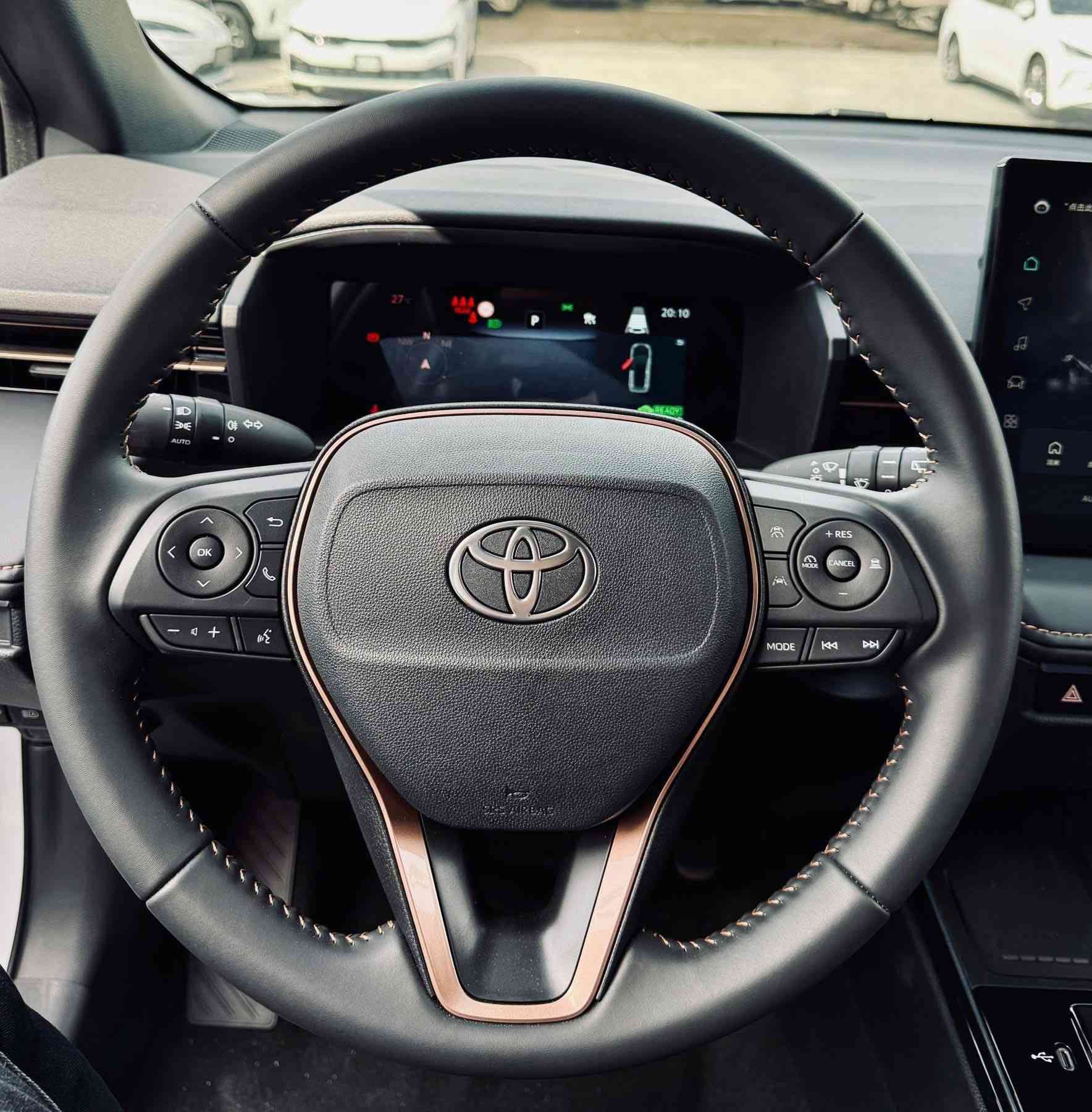🚗 تويوتا فرونت لاندر 2025 – الشكل الجديد S 

قوة الأداء + توفير الوقود + فخامة التصميم ✨

استمتع بتجربة قيادة عصرية مع أحدث إصدار من تويوتا الهايبرد، يجمع بين التكنولوجيا المتطورة والراحة الكاملة 👌

🔹 المواصفات:

 • محرك 2000cc هايبرد اقتصادي 🔋
 • فول مواصفات
 • فتحة سقف بانوراما ☀️
 • رادار أمامي (نظام أمان متطور)
 • مقاعد جلد أصلي فخم
 • كرسي كهرباء (3 وضعيات)
 • مرايا جانبية قابلة للطي كهربائياً
 • رنكات قياس 17 إنش أسود + مرايا سوداء 🖤
 • شاشة كبيرة عالية الدقة
 • عدادات ديجيتال (كيجات إلكترونية)
 • إضاءة داخلية LED عصرية
 • حساسات أمامية وخلفية أصلية
 • مصابيح عدسات زينون + LED خلفي
 • وباقي المواصفات المعروفة من Toyota ✅

🔥 سيارة مثالية للاستخدام اليومي والسفر – أداء قوي مع صرفية ممتازة

📞 لمعرفة السعر:
علّق برقم (1) أو تواصل معنا مباشرة

🏢 شركة ريتاج لتجارة السيارات
📍 العنوان: بغداد – معارض البياع – الشارع الرئيسي

⏰ أوقات الدوام:
يومياً من 10:00 صباحاً إلى 09:30 مساءً

📱 للاستفسار:
***********
***********
***********
***********
