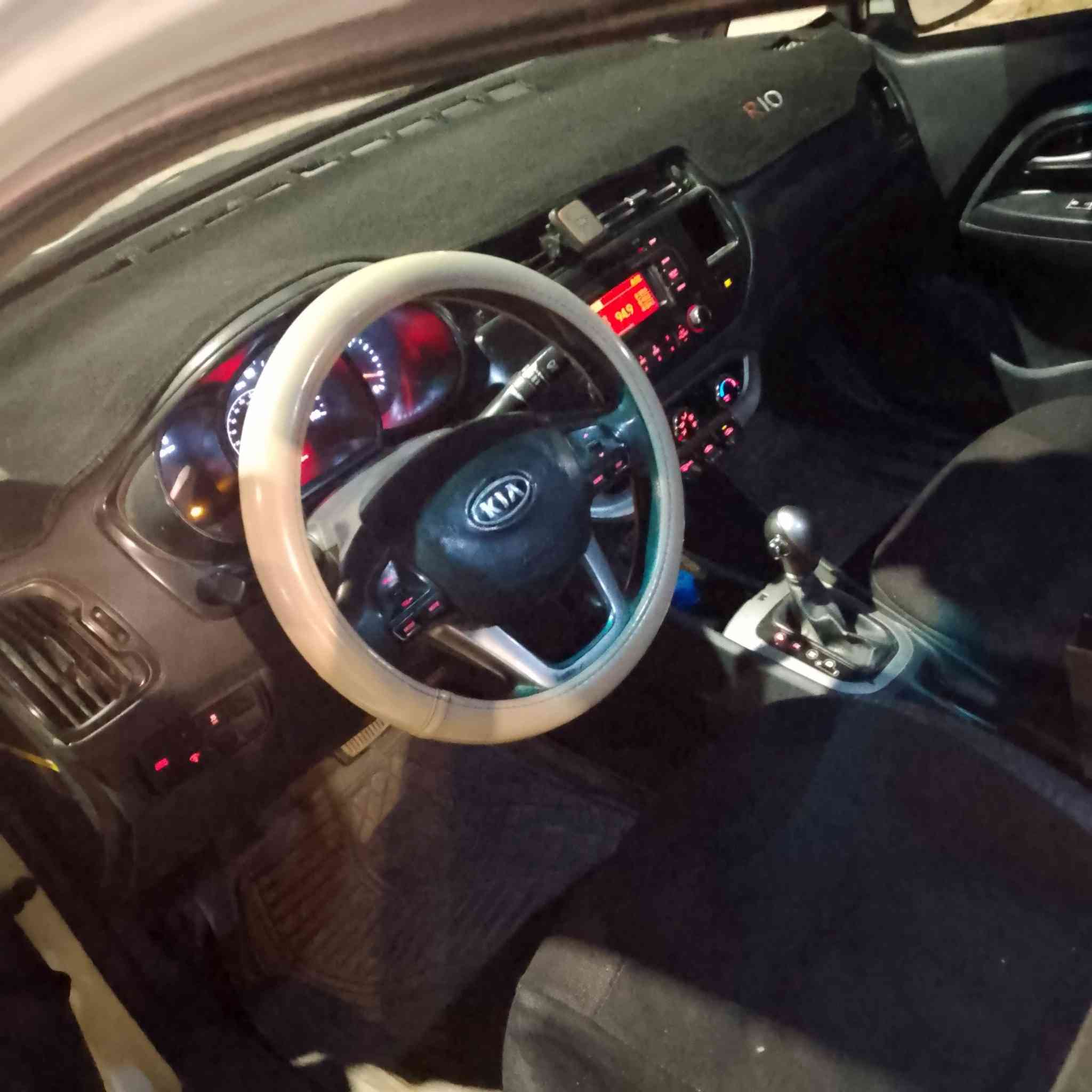 سلام عليكم كيا ريو موديل 13 وارد امريكي بيه قطعتين صبغ محرك 1600 السعر 85 العنوان  الانبار الرمادي للاستفسار اتصال بل رقم ***********
