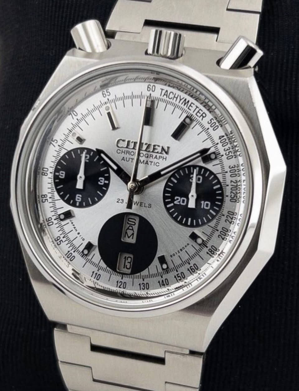 السلام عليكم 
ستيزن ياباني اورجنال كرونوغراف
 نافذه تاريخ يومي واسبوعي القطر 38
اوتماتيك ستوب وج راس ثور
موديل ثمانينات بلادي نظيفه جدا 
السعر 325 دولار 
يوجد توصيل


**إذا كنت صاحب هذا الإعلان وتريد حذفه لأي سبب، رجاءا أرسل رسالة إلى الدعم الفني**