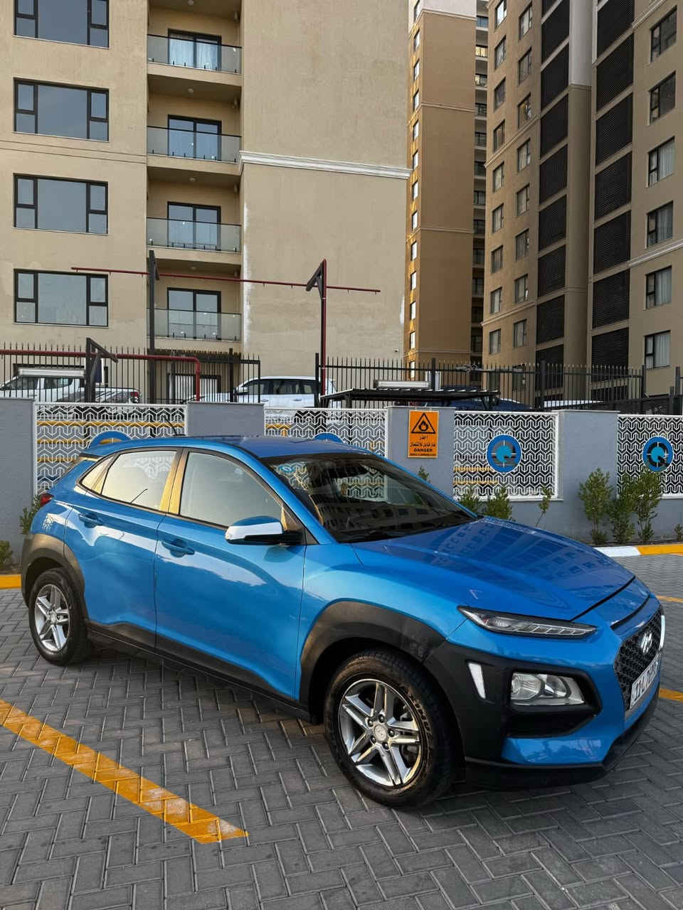 السلام عليكم كونا موديل 21 وارد امريكي للبيع ماشيه 55 سعر ١٣٨ حادث امريكا بنيد فقط بدون دواخل بدون ايرباك وبلعراق اثر بطش صار بيه بابين وجاملغ امامي تبديل اصلي نفس اللون وجاملغ الخلفي صبغ السياره جاهزه للاخير مكينه 2000 دوش كيره at رقم بغداد هزه وفحص جديده مكان السياره بغداد ***********
