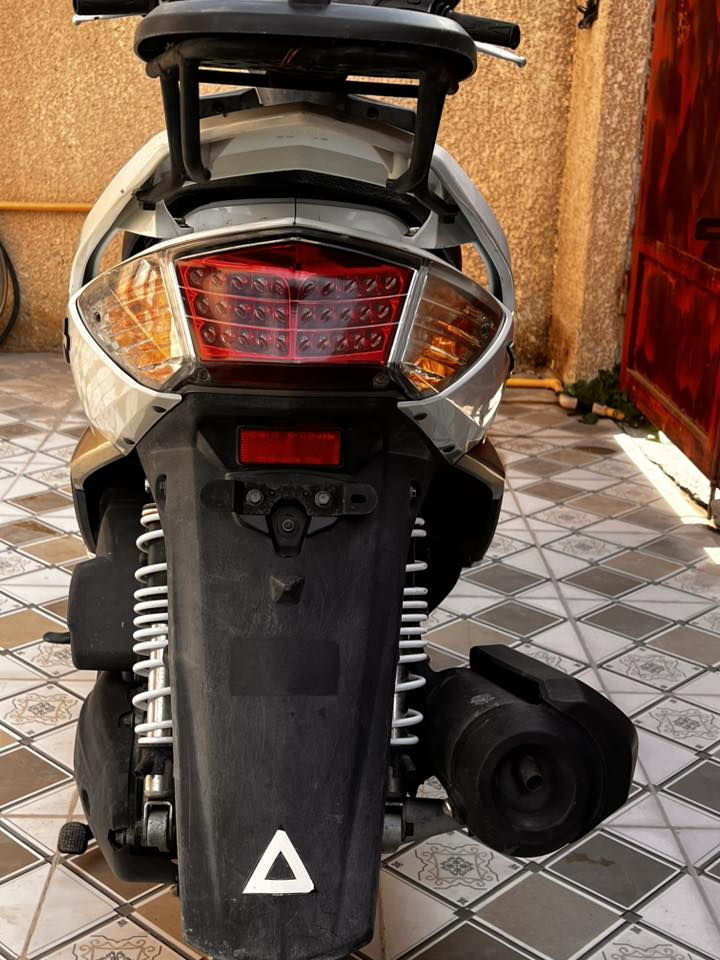 للبيع سكنس فحل ياباني حديث تدفئة يدات كلشي شغال نص نكره بلادي الدراجة ويل كب ذهبي كاسحة مصد هواء الدراجة حييل مرتبة السعر ١١ونص $ للتواصل ***********
