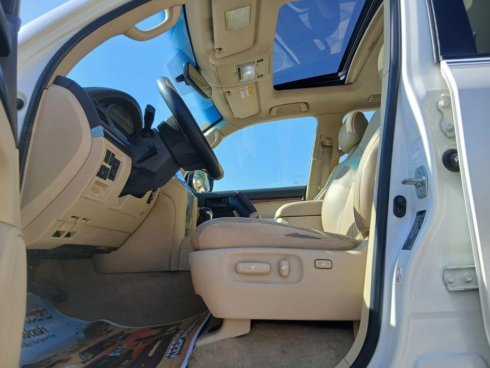 تويوتا لاندكروز / بريم ٢٠١٦ 

مكفوله 

محرك 4000 / 6 سلندر 

مواصفات 

بصمه 

شاشه 

كأمره فور 

سلايت روف 

نظام تزحلق 

3 شاشات 

دفدي 

نظام نزول منحدرات 

اشاير بالمري 

بيها فقط باردبالجاملغ الأمامي من جهه الصدر  كلش خفيف 

مكانها بغداد المكاسب قرب حي الجهاد

السعر ٤٨٥ بيها مجال 

رقمي ***********
