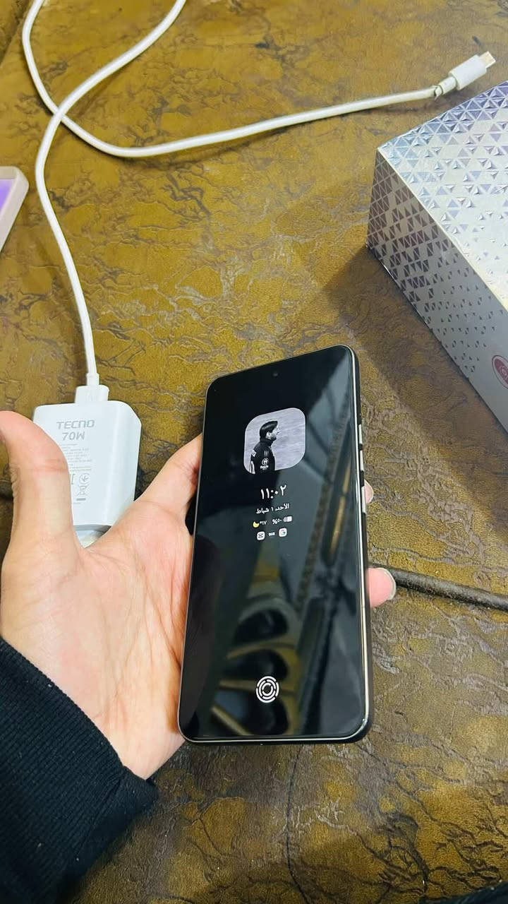 السلام عليكم
تكنو كامون 40 بريمَير 
ذاكرة 256
مستخدم نضيف عدا شخوط بسيطة جداً بالاطار  ، ملحقات كاملة كارتون + شاحن + كفر 
السعر 375 مجال بسيط
عنواني بغداد المدائن
 *********** رقمي اتصال او واتساب وحتى خاص موجود ❤.
