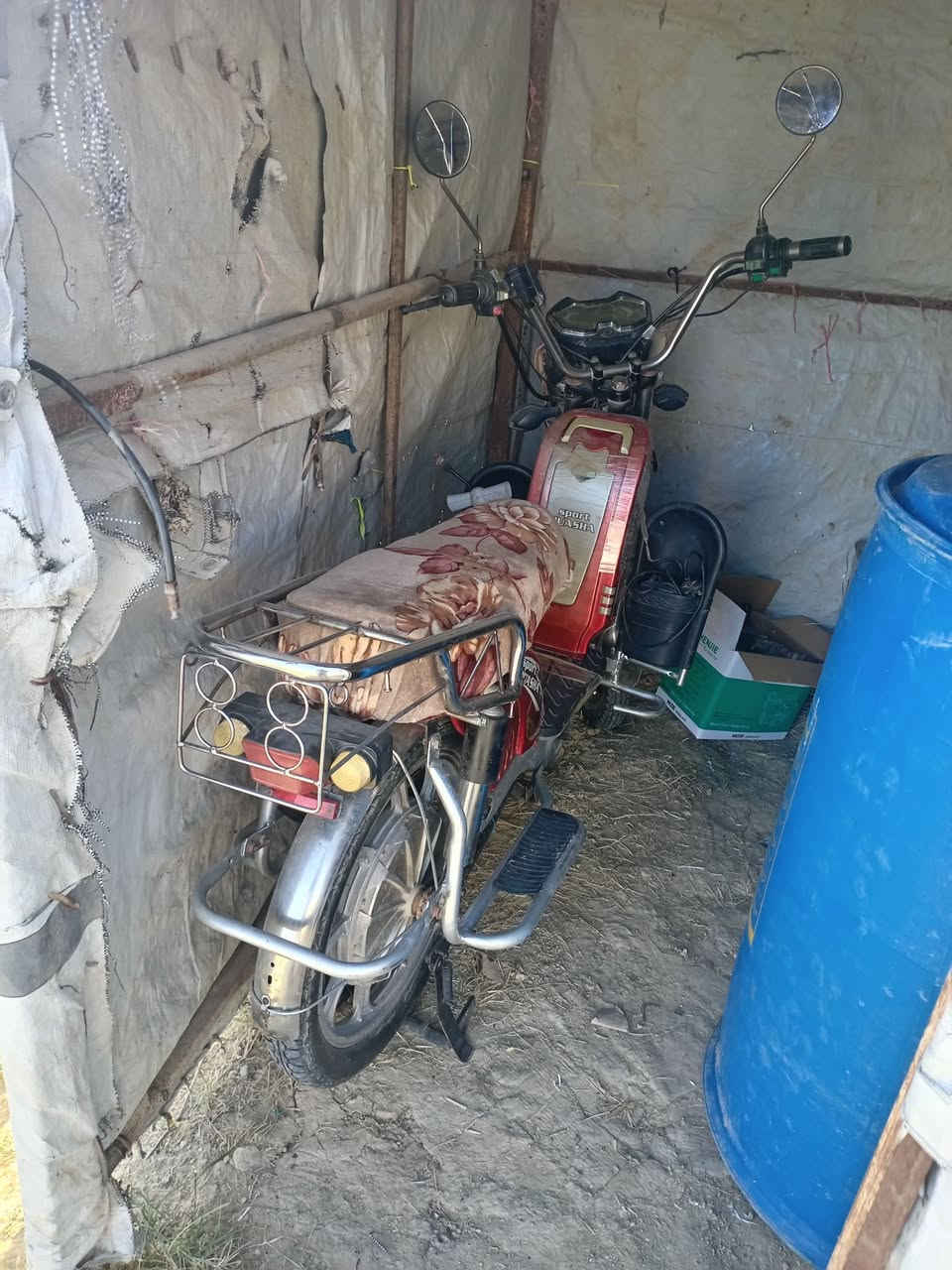 موطور شحن للبيع واكفه بطاريه بي السعر ٢٠٠ وبي مجال ***********
