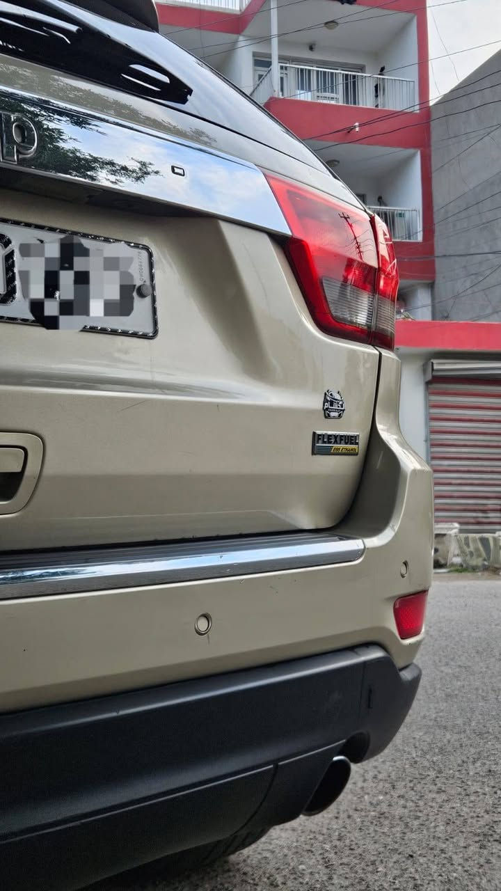 جيب لمتد 2011 فوول مواصفات السياره جديده وجاهزه للاخير
داخله كلين.. وبالعراق صار بيها صبغ جماليه قطعتين.. 
 ونطخت جاملغ امامي وربع جاملغ خلفي بسيط وظرر شاصي واحد وعمرته تعمير درجه اولى طاك الارباك 
محرك وكير مكفولات بدون فتح
ماشيه 220 الف km
بااسمي هزة ورقم جديد صار اسبوعين 
عنواني بغداد الجديده 
السعر 148 $ مجال بسيط للشراي 
فقط استقبل اتصال ماارد خاص ولا اراوس وبخدمتكم ***********
