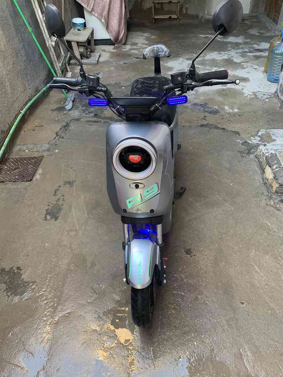 للبيع دراجه شحن كلش نضيفه وحلوه امانت الله وبطاريات بيه جدد وكلشي شغال بيه تجي تاخذ ع فحص مكاني بغداد بلديات السعر 350 وبيه مجال رقم الهاتف ***********
