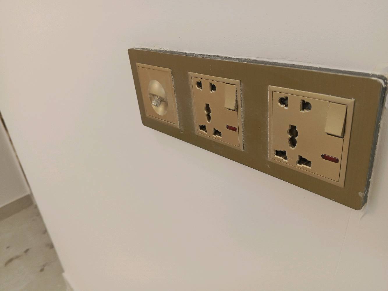 المهندس  للتأسيسات الكهربائية والصحية داخل بغداد وباحدث الطرق للاستفسار 
المراسله او الاتصال ع الواتساب 
0774 829 1594