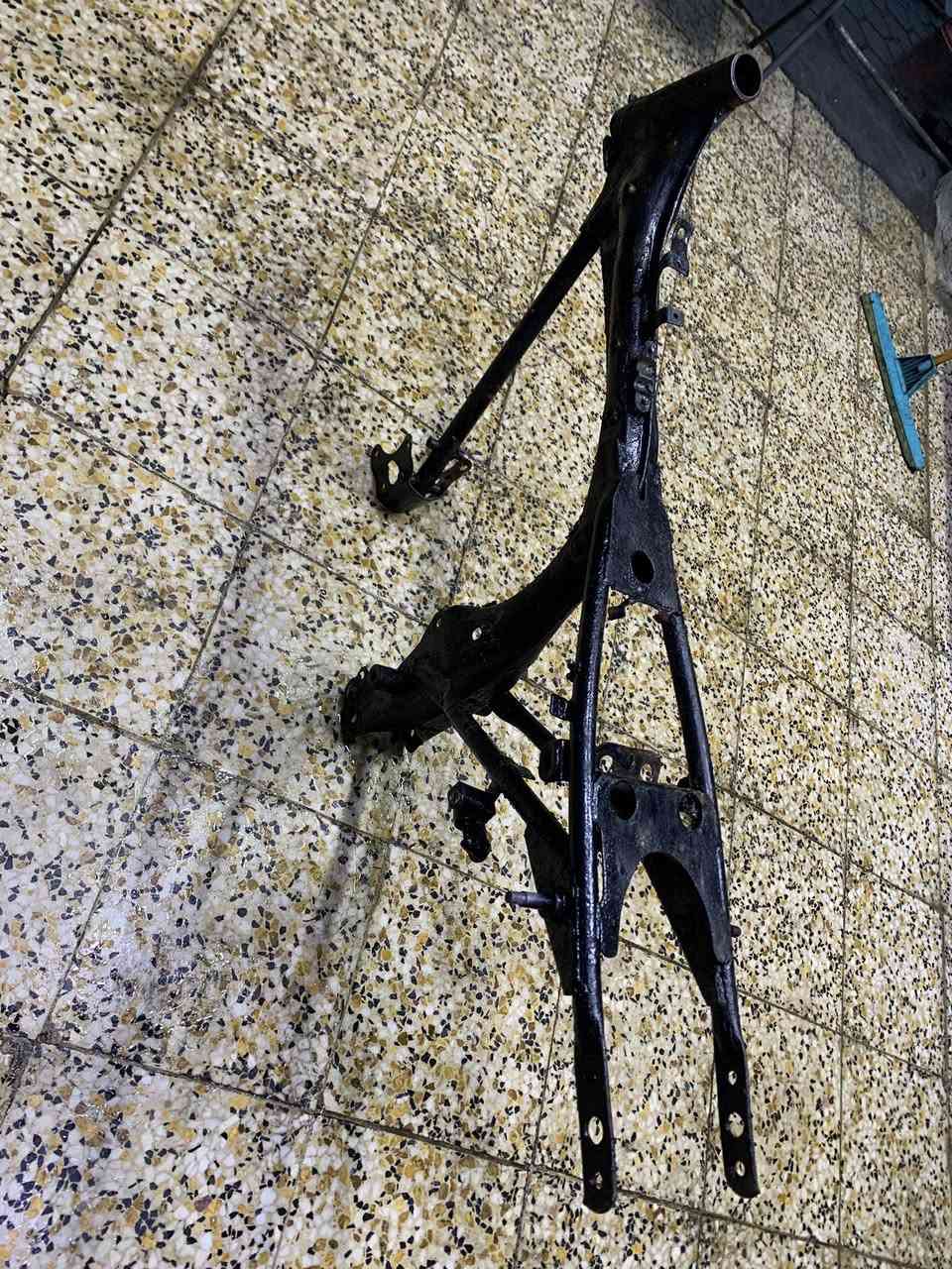 سلام عليكم شاصي نامه  شلامجهً مديل 20 ادواتً البيع مكان بصره لابله سعر 75قفلً. ***********
