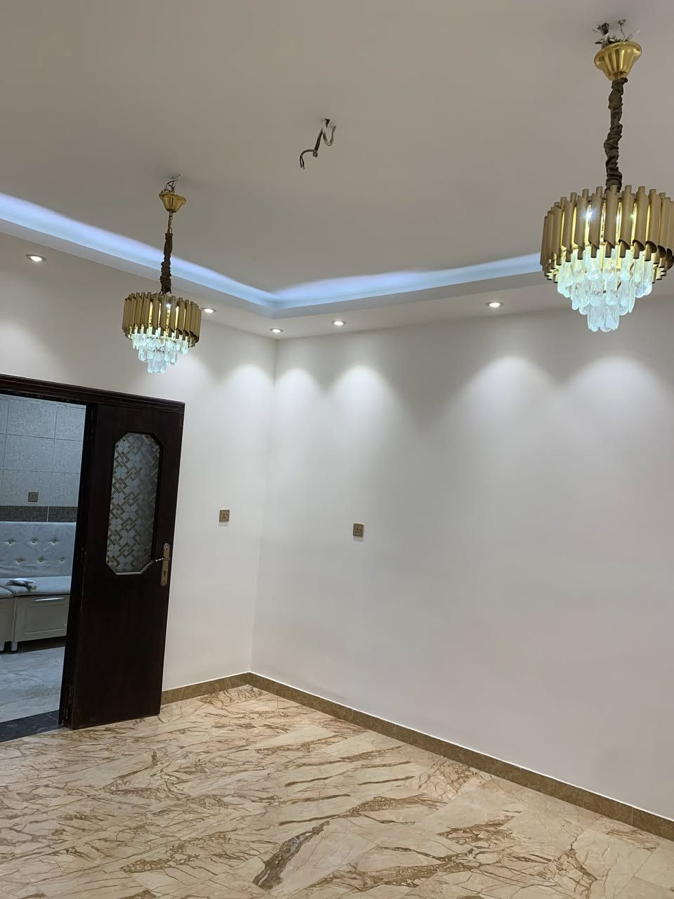 موقع حي الجامعة تنفيذ شركة فيكا للصبغ والديكور 
***********
