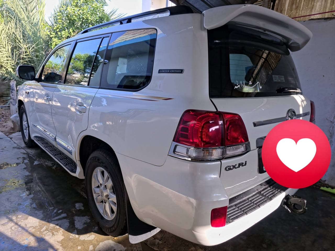 سلام عليكم 
تويوتا لاندكروزرGX j200 2009 
6 سلندر 
بصمة أبواب 
تبريد مركزي 
تحكم تبريد امامي جهتين 
تحديد السرعة 
داخل فورميكا 
جمات أوتو تصعد و تنزل
7 راكب
ثلاجة 
عندك زر pwr est g & 2nd 
4×4 دبل اكسل 
قفل اكسل وسطي
شاشة 
كامرات خلفي + حساس خلفي 
مرأة داخل وصطي ضد فول
لايتات امامي تصعد و تنزل 
سنوي جديد 2029
رقم سليمانية تحويل ثاني يوم لو وكالة 
مكينة مفتوح بس شرط كير مكفول
بدون صبغ بس بارد واضح من سونار
سعرها 290 ومجال 
مكان سيارة كركوك 
للاستفسار اخر رقم هاتف *********** 
تحياتي لل جميع
