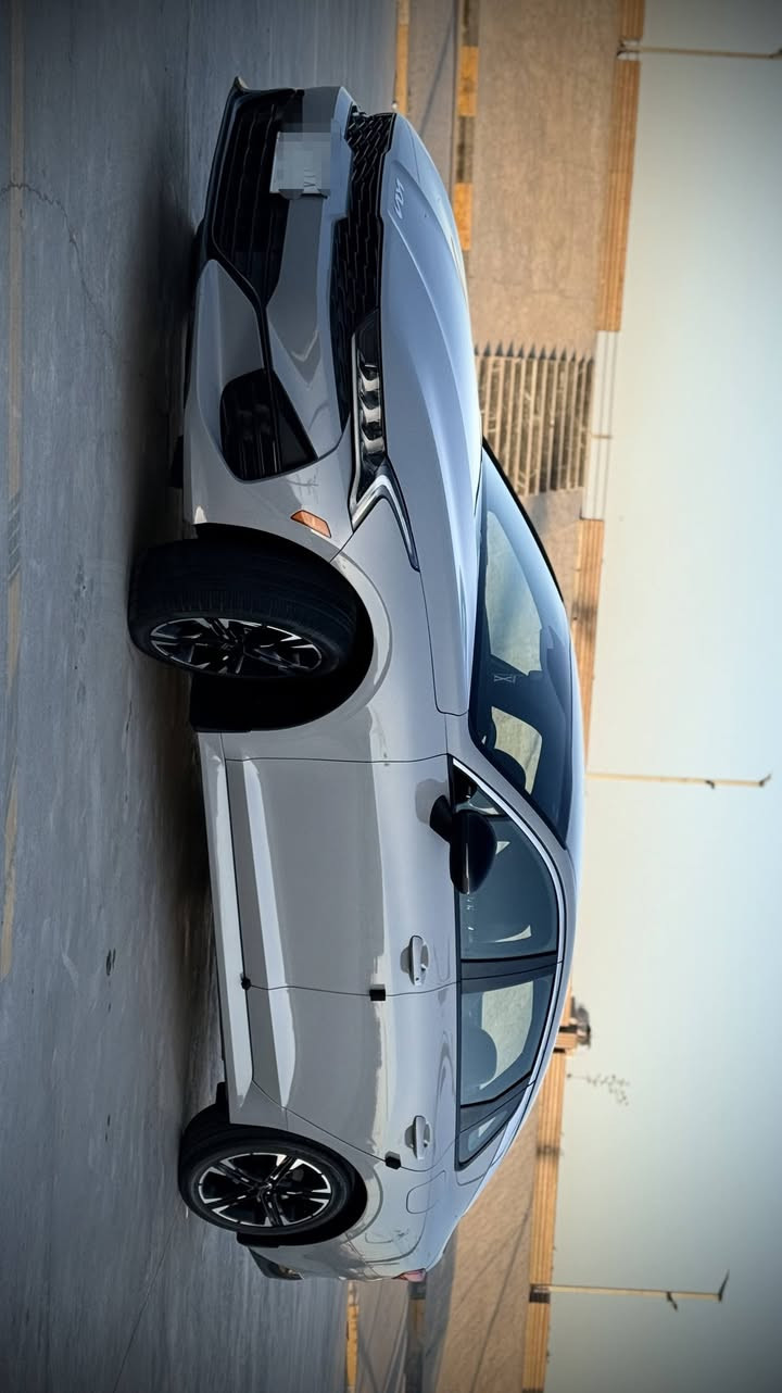 كيا k5 موديل ٢٠٢٢ لون سمنتي Gt Lain عدا الفتحه السياره جديده كلين تايتل صبغ دعاميه خلفيه فقط ماشيه ٨٤٠٠٠كم الاتصال *********** السعر ١٨٨٠٠$

