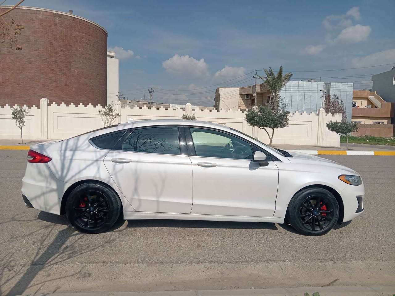 فورد فيوجن 2020 لون ابيض صدفي مميز 💥 رقم اربيل  سنوية ورقم جديد مواصفات رادار مانع الاصطدام الامامي رادار جانبي شاشة كبيرة كامرة دوارة تحديد مسار تحكمات ستيرن كشنات كهربائي كير ماوس حساسات خلفية بصمة تشغيل محرك ١٥٠٠ تيربو ماشي ٥٩ الف السيارة بيها باب خلف السائق صبغ الباقي كفالة عامة حتى الدعاميات بدون صبغ امامي خلفي كبس السيارة ايرباك ستيرن ودشبول سليم داخل لون بيجي  السعر ١٢٦ وبيها مجال للاستفسار *********** مكان اربيل عنكاوة أربيل, العراق
