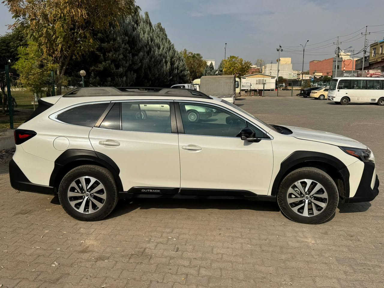 سوبارو اوت باك 2024
اراوس حسب قناعه بالسياره ثلاث مقاعد
بريميوم 
شاشة تحديد مسار
رادارات امامي خلفي 
نضام قيادة تلقاي
لايت زينو ومتحرك مع الاستيراد 
كشتات هيتر
تبريد مركزي
دبل سويج
سيموت
ايكو نورمال رياضي
صبغ ربع جاملغ وربع بوند 
السيارة سلامتك
شفتات استيرن
اربيك استير وبردة مرجوع شركة 
السيارة بيها موصفات كثيرة 
ماشية 40الف 
السعر ١٧٥وبيها مجال قليل
***********
