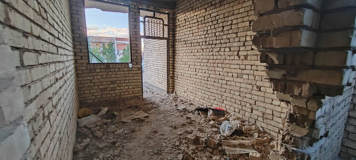 🔥 فرصة 🔥
🔥 هيكل للبيع بموقع مميز 🔥
اذا تريد هيكل بمكان حلو وبسعر قابل للتفاوض؟
مكتب الهدف للعقار والاستشارات الهندسية
يقدّملك عرض مميز 👌
🏠 هيكل طابق واحد للبيع
📅 بناء الهيكل: 2012
📐 المساحة: 150 متر
🔹 تفصيل البيت:
✔️ غرفة نوم 5×4
✔️ صالة واسعة 7×4 صافي
✔️ استقبال 6.75×4
✔️ مطبخ 4×2.90
✔️ حمام + تواليت
✔️ حديقة
✔️ خزان ماء جاهز
📍 الموقع الذهبي:
الفلوجة – حي الشهداء – القاطع الجنوبي
على حديقة مباشرة 🌳
خلف مطعم المزيود سابقًا / مطعم زرزور حاليًا
قريب من شارع 60
وقريب من شارع البو نسور
سايدين شارع 40 البو رديني
💰 السعر: 135 مليون
✳️ قابل للتفاوض للجادين فقط
📞 للاستفسار والمعاينة:
📱 *********** واتساب
📱 *********** واتساب
📞 ***********  اتصال
✨ مكتب الهدف للعقار – نختصرلك الطريق ونجيبلك بيت العمر 
.الهدف لتحقيق الهدف . 2026
