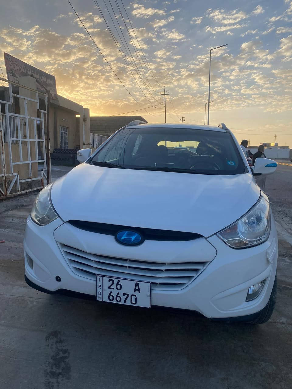 توكسان موديل 2013 مكفوله وجديده رقم انكليزي صلاح الدين تريد تحويل او وكاله محرك 1600 موصفات معروفه  السعر 140 وبيه مجال /العنوان قضاء بيجي/  ***********
