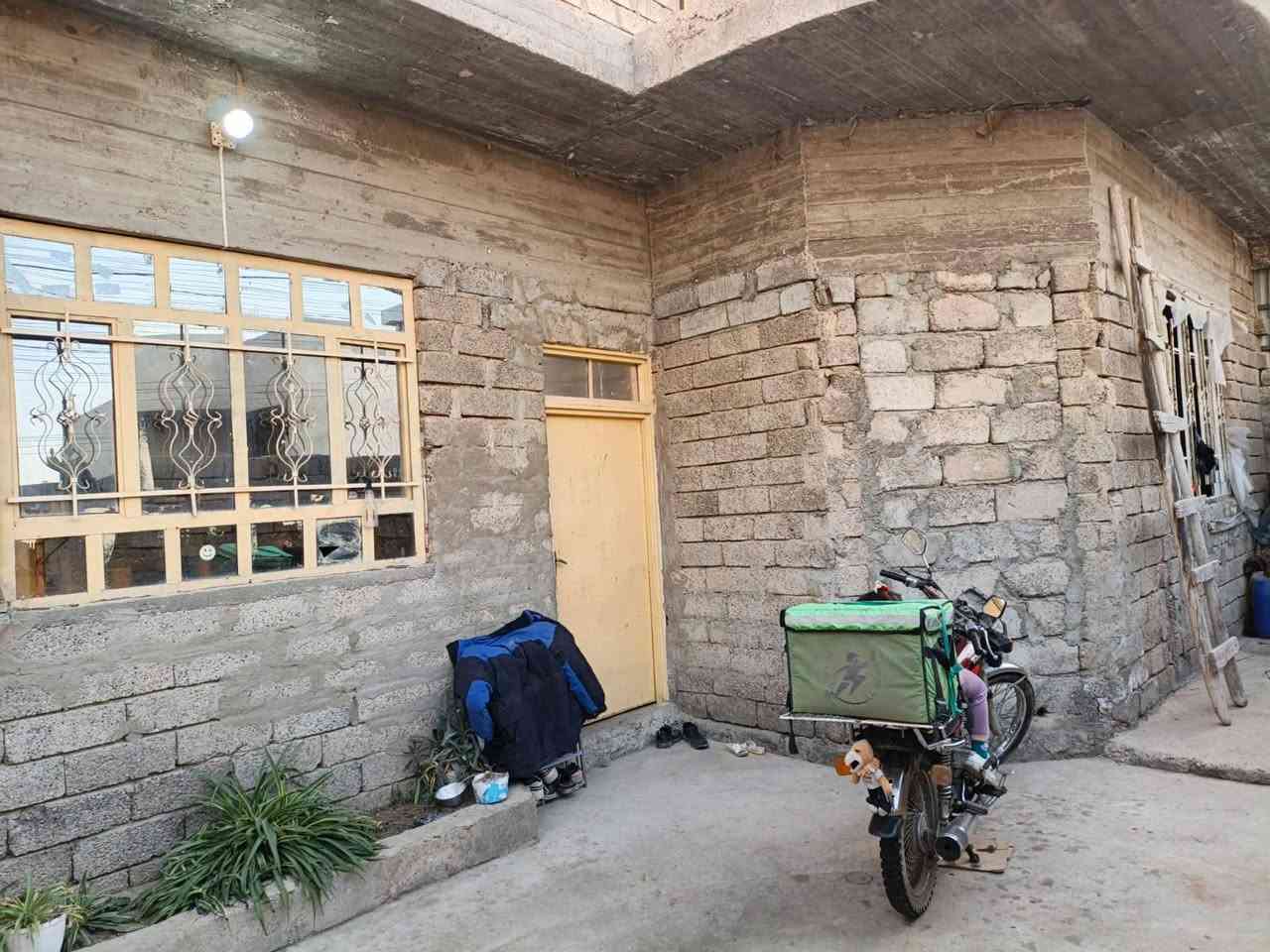 دار معروض للبيع قطاع الخامس مساحه 160
***********
