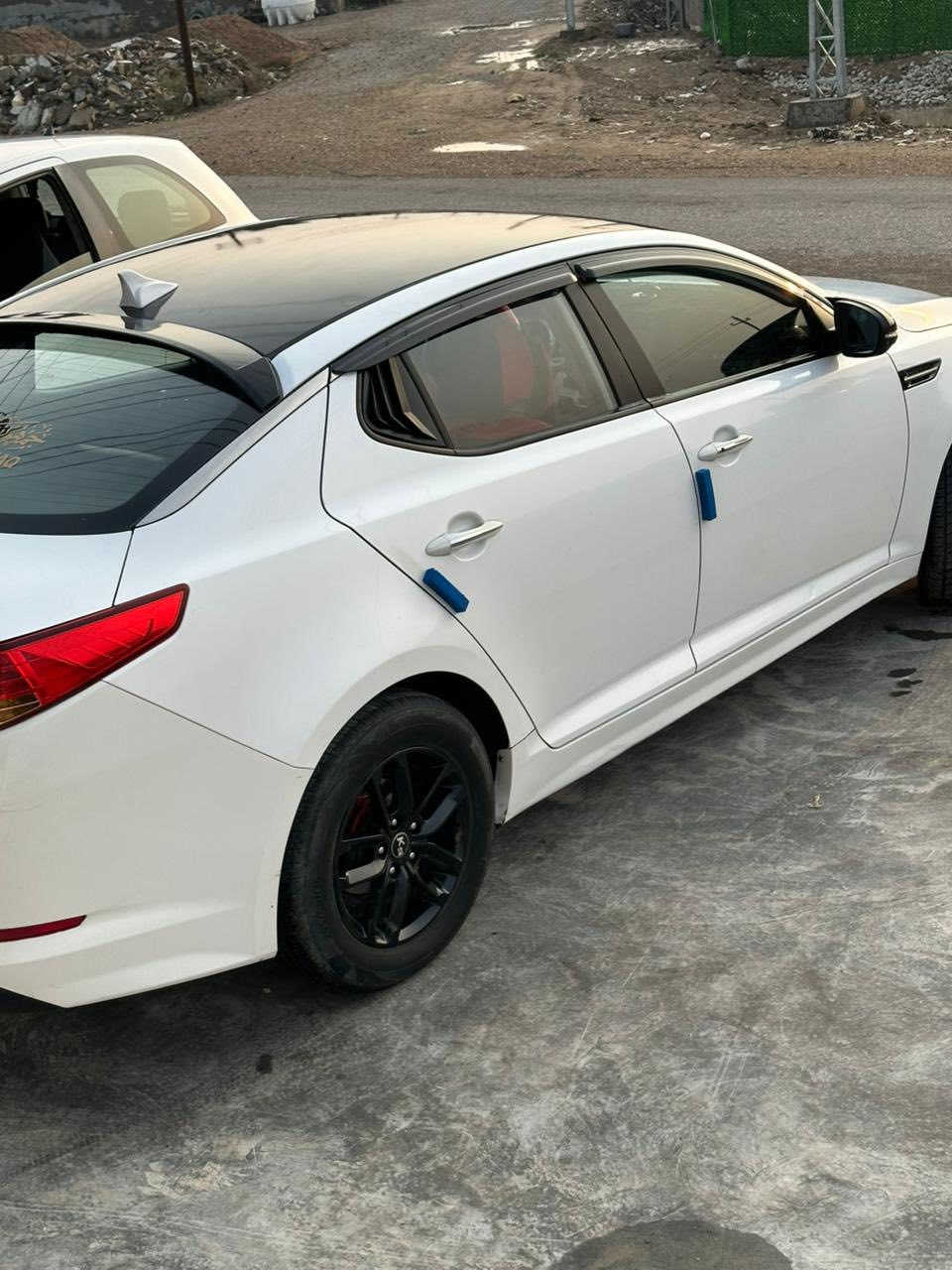 اوبتما 2011 خليجي محرك 2000دوش ضرر 3قطع صبغ فقط
محرك والكير كفاله عامه 
الموصفات 
4 سلند 
قطعتين تبريد
بصمه تشغيل 
بصمه أبواب 
بصمه صندوق
مرايات شفط مع اشاير 
حساس خلفي
شاشه
مكينه وكير وحداديه كلش جديده
زنون عالي ناصي 
تخم تاير جديد 

ونعتذر عن الاطاله  وبعد بيه موصفات 
العنوان ديالى تقاطع الوجيهيه 

      للاستفسار ***********
