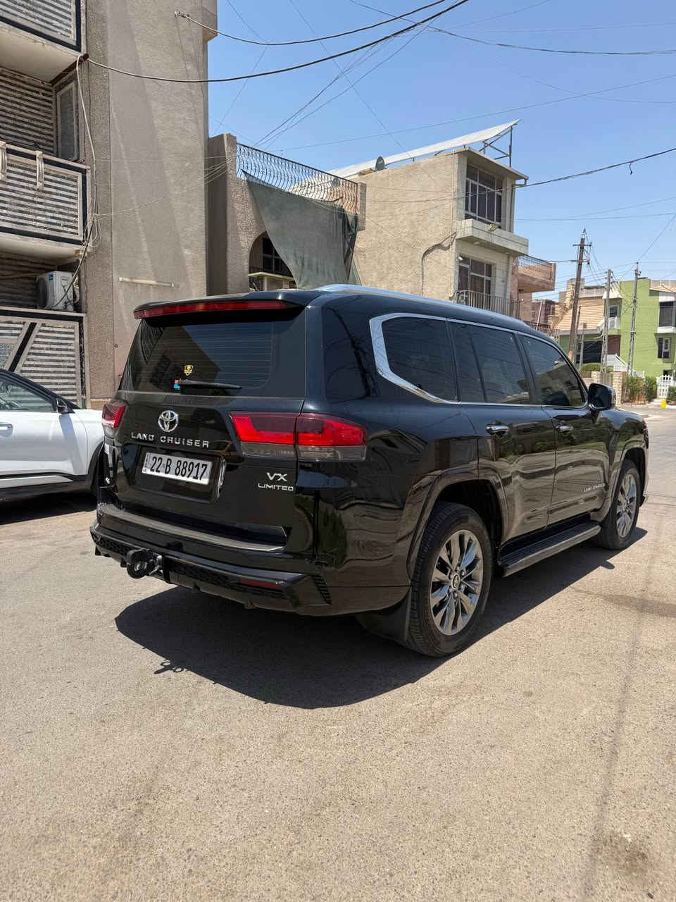السلام عليكم 
لاندكروز vx 
ساز ام الضمان 
٢٠٢٣ 
ماشيه٥٤٠٠٠كيلو حقيقي
لون اسود 
مغلفه ppf
بيها كتاب تضليل من المرور 
رقم اربيل باسمي تحويل ثاني يوم
بيها رصعتين ومسحوبات PDR
للاستفسار ***********
السعر ٦٧٥ وبيها مجال بسيط 
مكان السياره بغداد الكراده بغداد, العراق
