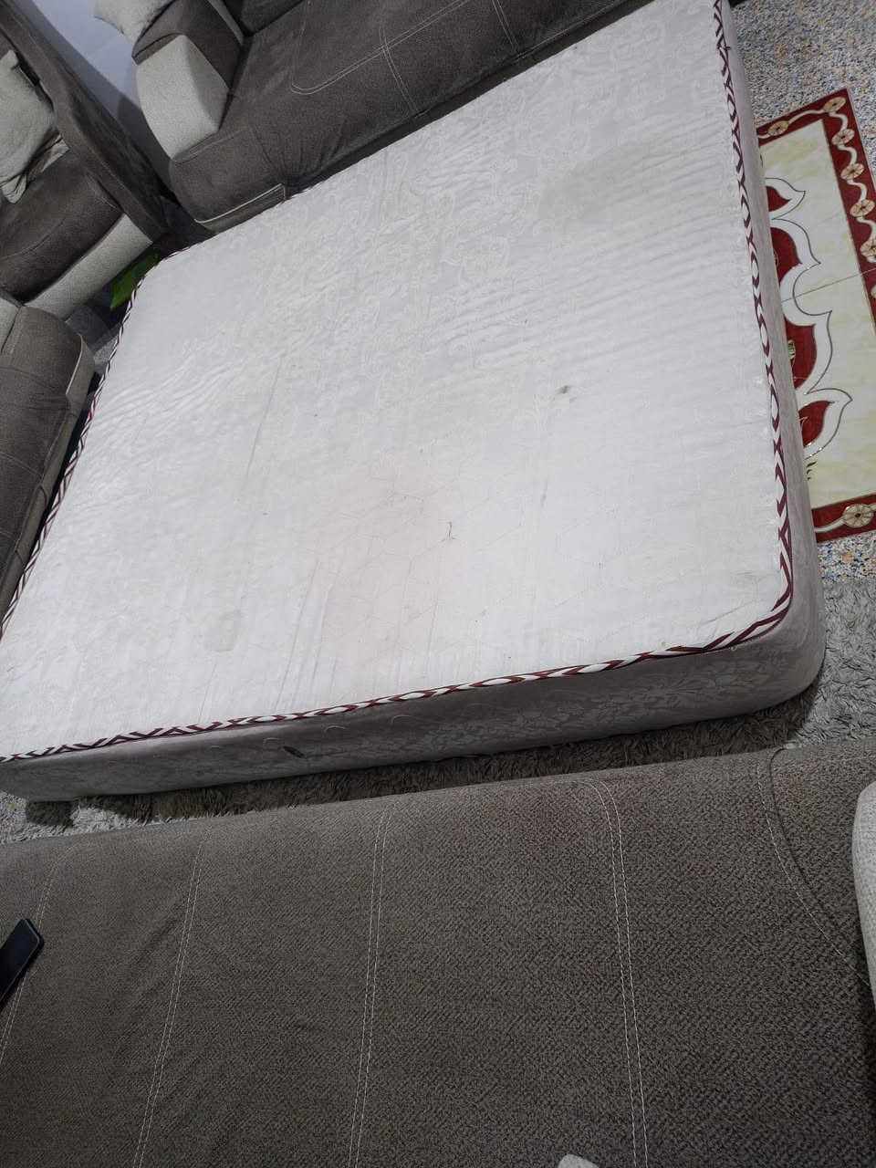 سلام عليكم مندر نفرين نضيف ومرتب السعر 75 وبي مجال وأربع أسره 100 بيهن مجال البصره القبله *********** واتساب
