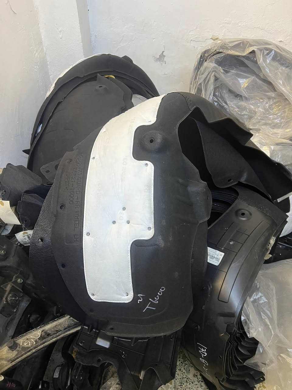 ومن الله توفيق محلات طارق الساعدي صيانه عامه وقطع غيار
كيا ستنكر وجننسسس ***********
