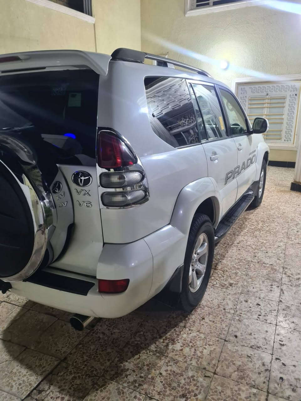 برادو اربيل دولي ٢٠٠٧
مكفوله كفاله عامه منصبغ 
عده اصبعين بارد وسونار موجود 
فول مكينه ٦ vx
سبير تعليك 
دبل تانكي 
كشنات جلد تدفئة 
تخم تاير جديد 
حداديه جديده 
سعر جوده  سوك ١٧٠ ورقه وانا خادم 
ميسان *********** ***********
