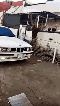 سڵاو هاوڕێیان ئەم بیئێمە بۆ فرۆشتن یان گۆڕینەوە بەمەلیکەی بڕاوە 525i علوجە بەشەرتی ئەوی ماڵی کەس نەبێ گێڕو مەکینەو تەقەو ڕەقەی بەشەرت ئۆتۆماتیک دوگمەی sوبەفری ئیشەکا ماشەاڵلە هەڵمی نیە بەشەرتی وەستا پێشو دوای کەپسە دەعمی نیە ماشاڵلە هەیکەلو ناوی زۆر جوانە مەسرەفم زۆر تیاکردوە هیچم تیانەهێشتوە کارەبایو گەرمی بەشەرت سڵایت کارەباییە ماشاڵلە زۆر بەقوەتە ئۆڤەری قاچی ئیشەکا قفڵ مەرکەزی نیزامی ئێمپیفایەری تیایە کامێرای پێشو دوایە ڕۆنو ئەنتیفرێسی تازەیە چوار تایەو ویلی لۆکی لەژێرە 250 مەسرەفی نیە ماڵی دۆستە .***********عەربەت 31 و مەعامەلەیەکی زۆر کەم
