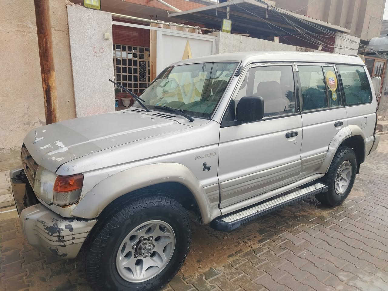 السلام عليكم باجيرو للبيع موديل 2000 محرك بلادي كير عادي حداديه جديده رقم اربيل انكليزي السعر 65 مكاني كربلاء *********** شراي يتصل سياره جهزه وحلوه وبا عفيه عله ليخذها
