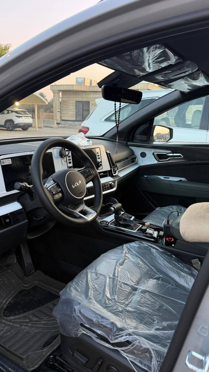 سبورتج موديل 2025
زيرو مع الضمان بلشركه

بلاك ادشن

اللون سمنتي

عداد السافه 6،000

داخل جلد زيتوني

كشنات هيتر وستيرن هيتر

كشنات السايق والسكن كهرباء 

صندوق كهرباء

اربيل ترقيم جديد بأسمي

السياره بوضع الوكاله

فول عدا البانوراما

السعر 243 وبيها مجال
المكان تكريت
***********
