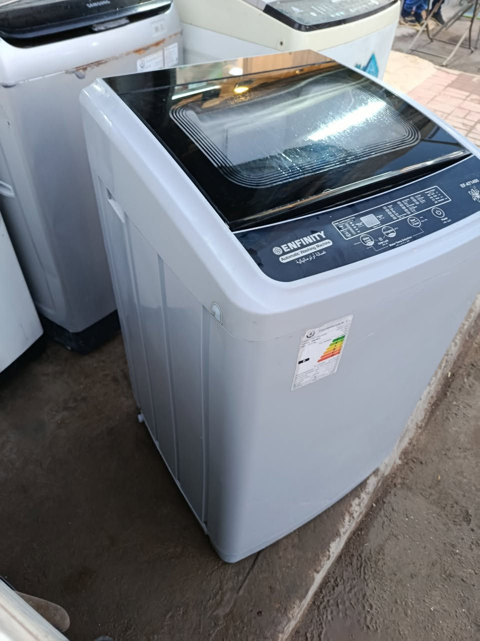 بلاش 
غسالة أوتوماتيك حجم وسط ١٤ كيلو 
ماطور بلادي كيربوكس بلادي و ضمان بدي بلاستك يعني تكدر 
تخليها بالحمام ما تخيس ولا تزنجر 
ب ١٢٥ فقط 
توصيل مجانا داخل بغداد 
***********
الدورة المهدية الاولى عبدالعزيز للغسالات 
جدا نظيفه
