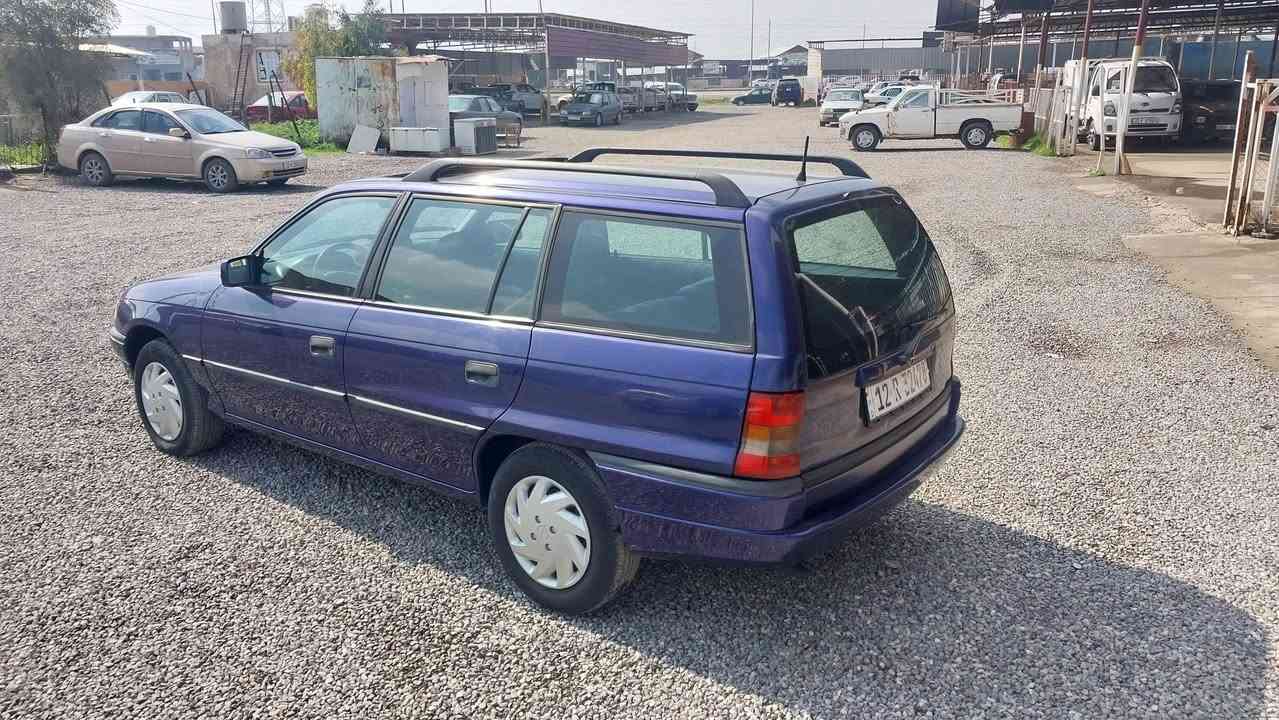 الهم صلي على محمد واله محمد
اوبل استرا موديل 94 
حجم 16 مجول كير عادي 
رقم مسطر وهزه سنويه كله جديد لحد 2030 وبسمي
 كابون بانزين بيها 
محرك كير صدر امامي خلفي كله جديد جاهز مجهز 
صبخ جملغات الخلفي والسقف فقط بخ جماليه بدون معجون
الباقي شرط على فحص
عنوان موصل برطله 
الشراي يتصل على رقم
***********
***********
