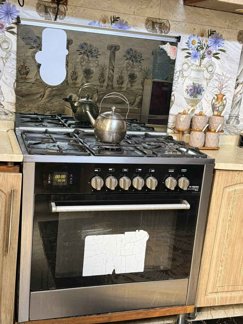 كاونتر للبيع كما موضح بالصوره نضيف وعنوانه ب بغداد الصالحيه وره مستشفى بن البيطار
الكاونتر مع ساحبه والمايكرو سعره مليون وبي مجال بسيط  تفصال الكاونتر مرمر


**إذا كنت صاحب هذا الإعلان وتريد حذفه لأي سبب، رجاءا أرسل رسالة إلى الدعم الفني**