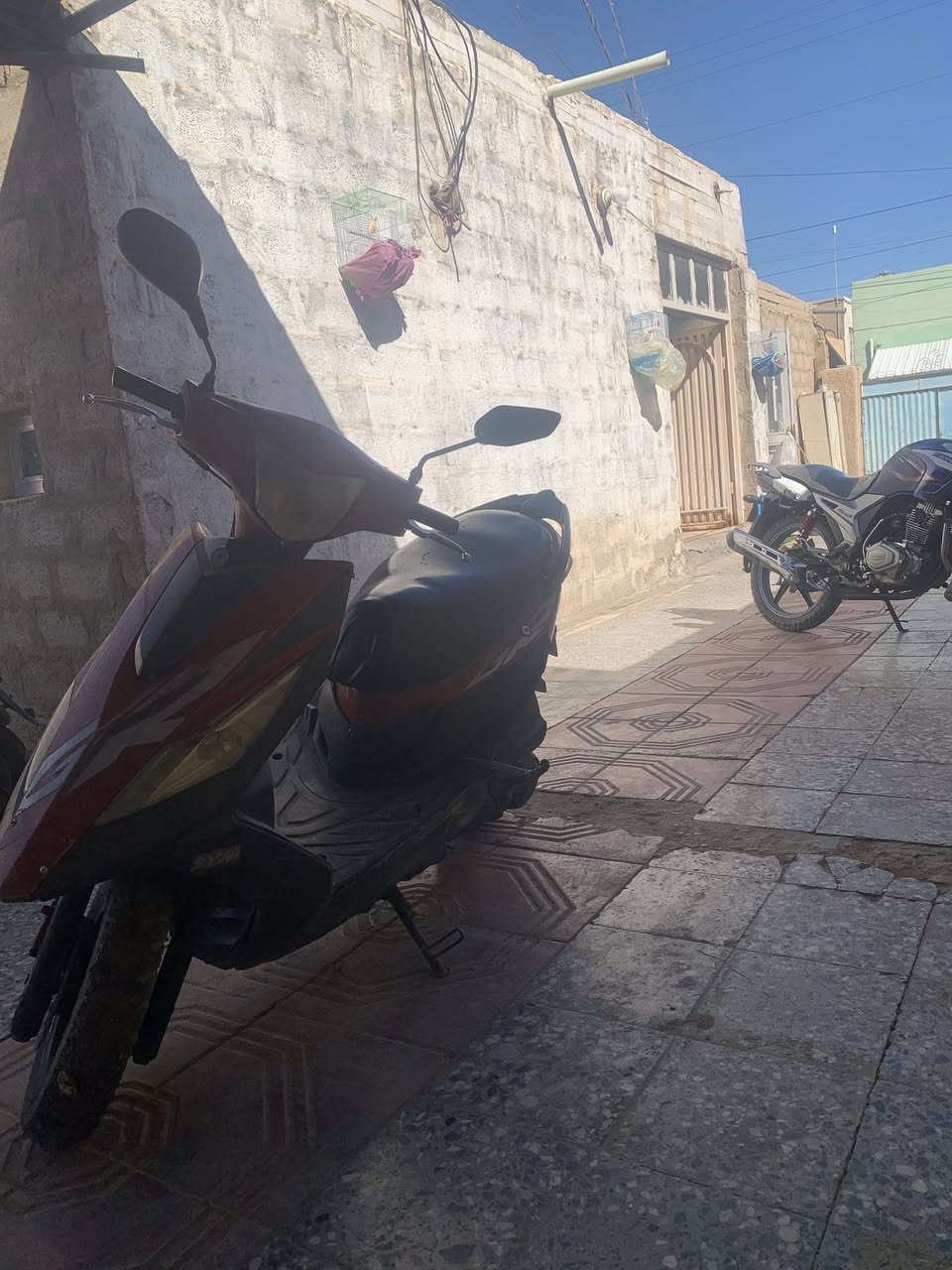 موطور لبيع سايم نحلة محرك ناعم كلهة شغالة لبيع السعر ٣٠٠وبيهة مجال قليل المكان الرمادي الورار لستفسار ***********
