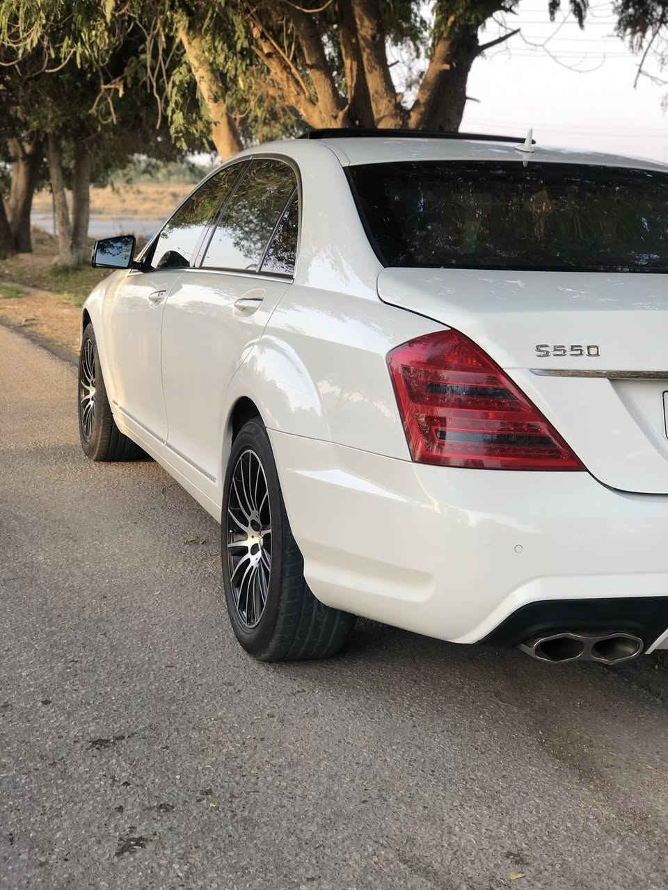 Mercedes-Benz S550.  2005

-------------------------------------
#السعر 185$ وبيها مجال 
‏
#رقم الهاتف : ***********/واتساب 

#رقم السيارة : السليمانية

#مكان السيارة : بابل 
-------------------------------------
سلام عليكم 
 للبيع  مرسيدس  موديل2005 اصل  حجم 550  رقم  سليمانية  وارد يابان  باب طويل كت AMG كامل  كفاله عامه من ضربة او حادث 4 قطع صبغ بيها ابيع حزام ( للجماليه فقط) بدون شخط او معجون سيارة صفر مسج بدون اي عطل      
مواصفات
1_ بصمه  
2_ محرك V8-كير مكفولات ⁦⚔️⁩
3_تبريد 3 قطع خلفي منفصل ❄️⁩
4_كروز سرعة🔒 
5_فتحة   ⚔️
6_جنطة شفط ⁦🔍
7_ستيرن كهرباء ⁦⚔️⁩
8_ حساسات امامية خلفية 
9_ مساج خلفي  
10_انارات ترحيب 
11_مري شفط 
12_ لدات داخلية  
13 _شاشة اعطال 
14_صدر امامي خلفي جديد 
15_داخل اسود  ⚔️⁩
16_لايت زنون 
17_ابواب شفط 
18_ دخول ذكي  
19_تخم تاير جديد ⁦⚔️⁩
20_حساس مطر💦
21_كشنات خلفية كهرباء + ذاكرة خزن 
22_كشنات هيترات🔥+تبريد امامي خلفي  
23_نظام ملاحة GBS 📰
24_ وضعيات قيادة سبورت وعادي واوتو🔥
25_بردات خلفية كهرباء  5 
26_شفتات ستيرن ⚔️
27_تجوات خلفية كهرباء ⚔️
28_لايت داينمك  
30_دمام خلفي 
31_سستم صوت harmen kardon
32_سيدي جنجر 
33_نظام تعليق جوبلس +تحكم بارتفاع السيارة 
34_دبل جام بلورايز 
35_بردات كهربائية 
سياره 1/1 
السيارة كلش حلوه بالحقيقة عليها ادامة كامله مابيها نقص مال جناي  

 
------------------------------------
