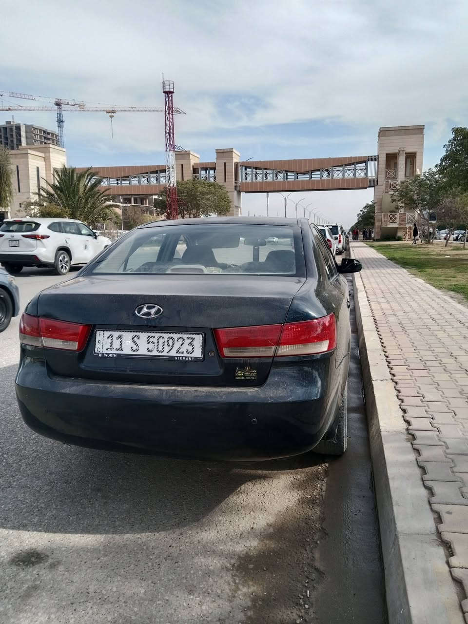 السلام عليكم للبيع سوناتا 2007 مكينه 2400رقم بغداد بسمي سعر 90 وبيها مجال ***********
